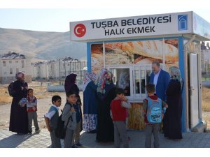 Tuşba’da halk ekmeğe büyük ilgi