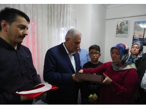 TBMM Başkanı Binali Yıldırım'dan şehit ailesine ziyaret