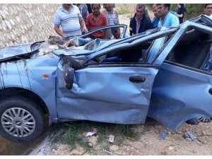 Karaman’da otomobil şarampole yuvarlandı: 3 ölü