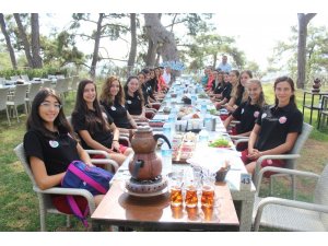 Kepez’in sultanları moral depoladı