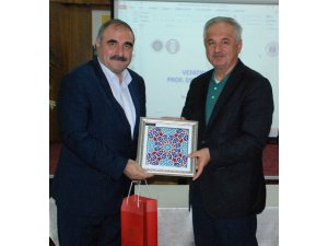 “Feridun Nafiz Uzluk ve Uzluk Ailesi” konuşuldu
