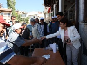 Derbent’te Aşure ikramı