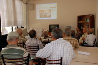 Emekliler 'okumanın yaşı yok' dedirtiyor