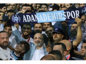 Adana Demirspor Başkanı, maçı taraftarlarla izledi