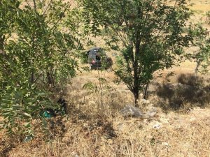 Otomobil şarampole yuvarlandı: 1 Yaralı