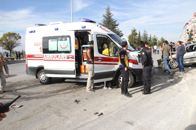 Konya'da Zincirleme Kaza: 2 Yaralı