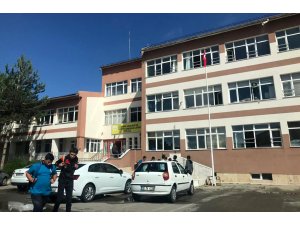 Hırsızlar kamera kayıt cihazını da çaldı