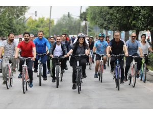 Jülide Sarıeroğlu pedal çevirdi