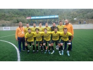 Başkan Mustafa Yaman futbolcuları tebrik etti