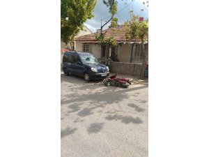 Elektrikli bisiklet park halindeki araca çarptı: 1 ölü, 1 yaralı