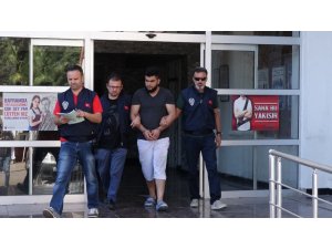 Patronu tutuklandı, çalışanı devam ettirdi