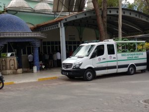 Yangında hayatını kaybeden 4 yaşındaki Emir’in cenazesi toprağa verildi