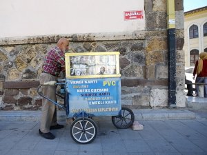 Seyyar kimlik kaplayıcının tarih tutkusu