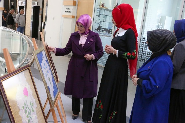 Sanat İçin İlk Adım’da ebru sergisi açıldı