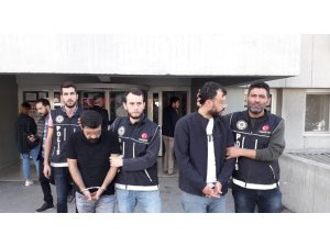 Araba lastiğinin içinde 350 bin TL değerinde uyuşturucu hap ele geçirildi