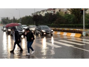 Edirne'de sağanak sürüyor