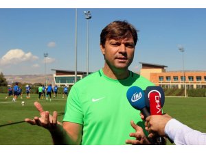 Ertuğrul Sağlam: "Çaykur Rizespor maçıyla çıkışa geçmek istiyoruz"