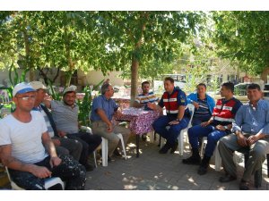 Malkara jandarma ekibi vatandaşları bilgilendiriyor