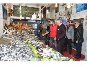 Üzüm Pazarı esnafının canlanması adına belediyeden indirim günleri projesi