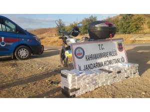 Motorize sigara kaçakçısı jandarmaya takıldı