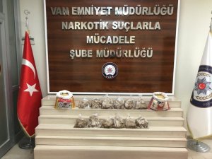 Uçakla İstanbul’a götürülmek istenen 6 kilo eroin polise takıldı