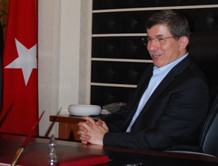 Davutoğlu: Enerjide Türkiye kavşak ülke
