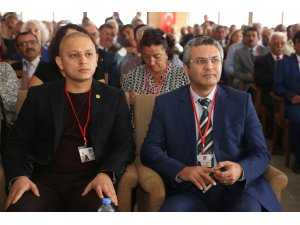 "CHP sizlerin sayesinde dimdik ayakta"