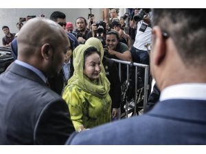 Eski Malezya Başbakanı Rezak’ın eşi yolsuzluktan tekrar gözaltına alındı