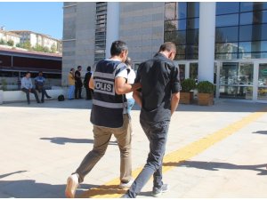Yaşlıları dolandıran sahte polis gerçek polise yakalandı