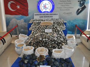 Suriye’den gelen tırdan 5 milyon 400 bin uyuşturucu hap çıktı