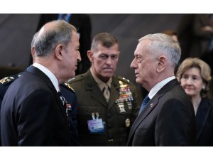 Milli Savunma Bakanı Akar NATO toplantısında
