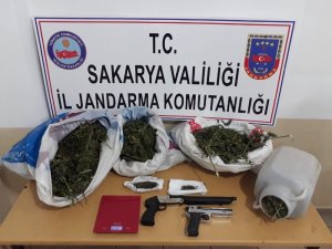 Sakarya’da 2 kilo 820 gram esrar ele geçirildi
