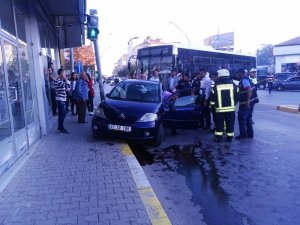 Karaman’da yan yatan otomobilin sürücüsü yaralandı