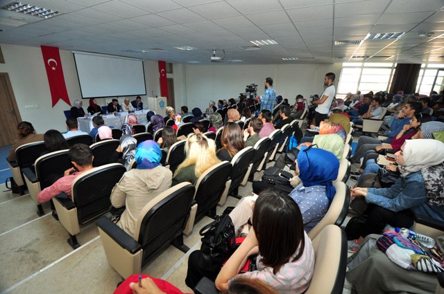 NEÜ’de panel düzenlendi