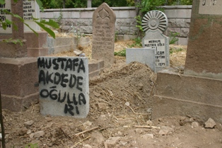 Dualarla son yolculuğuna uğurlandı