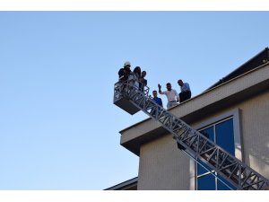 Genç kızı polis intihardan vazgeçirdi
