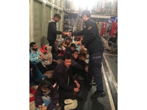 56 göçmen ve 5 göçmen kaçakçısı yakalandı