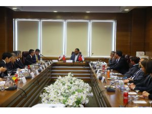 Bakan Yardımcısı Yerlikaya Tokyo Paralimpik Olimpiyatları öncesi Japon heyeti ile bir araya geldi