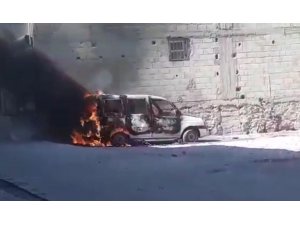 Park halindeki hafif ticari aracı ateşe verdiler