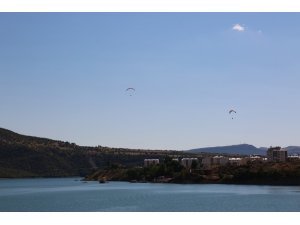 Türkiye’nin ilk Yamaç Paraşütü Akrobasi Şampiyonası yarın başlıyor