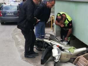 ’Dur’ ihtarına uymayan motosiklet sürücüsü polisten kaçamadı