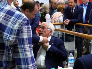 Eski bakanlardan Ali Topuz hastaneye kaldırıldı