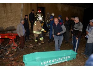 Yaşlı çift alevler arasında kaldı