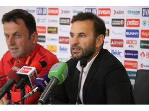 Okan Buruk: “Oyun istediğimiz gibi giderken iki gol yedik”