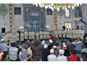 13 yaşındaki hafız herkesi mest etti