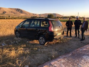 Otomobil ile motosiklet çarpıştı: 2 yaralı