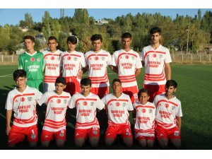Malazgirtli iş adamından sporculara malzeme desteği