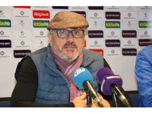 Osmanlıspor'da Akçay ile yollar ayrıldı