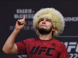 Khabib Nurmagomedov kemerini korudu
