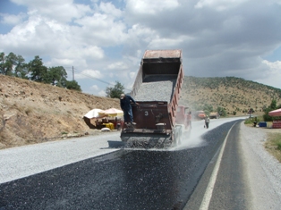 Seydişehir’de asfalt kaplama çalışmaları